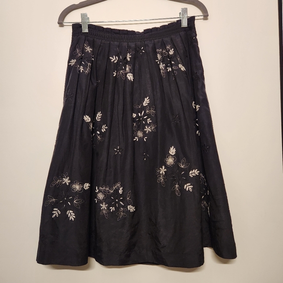 ANTONIO MELANI Dresses & Skirts - Antonio Melani Embroidered A-Line Skirt | Size 4 | Silk Cotton Blend Black White